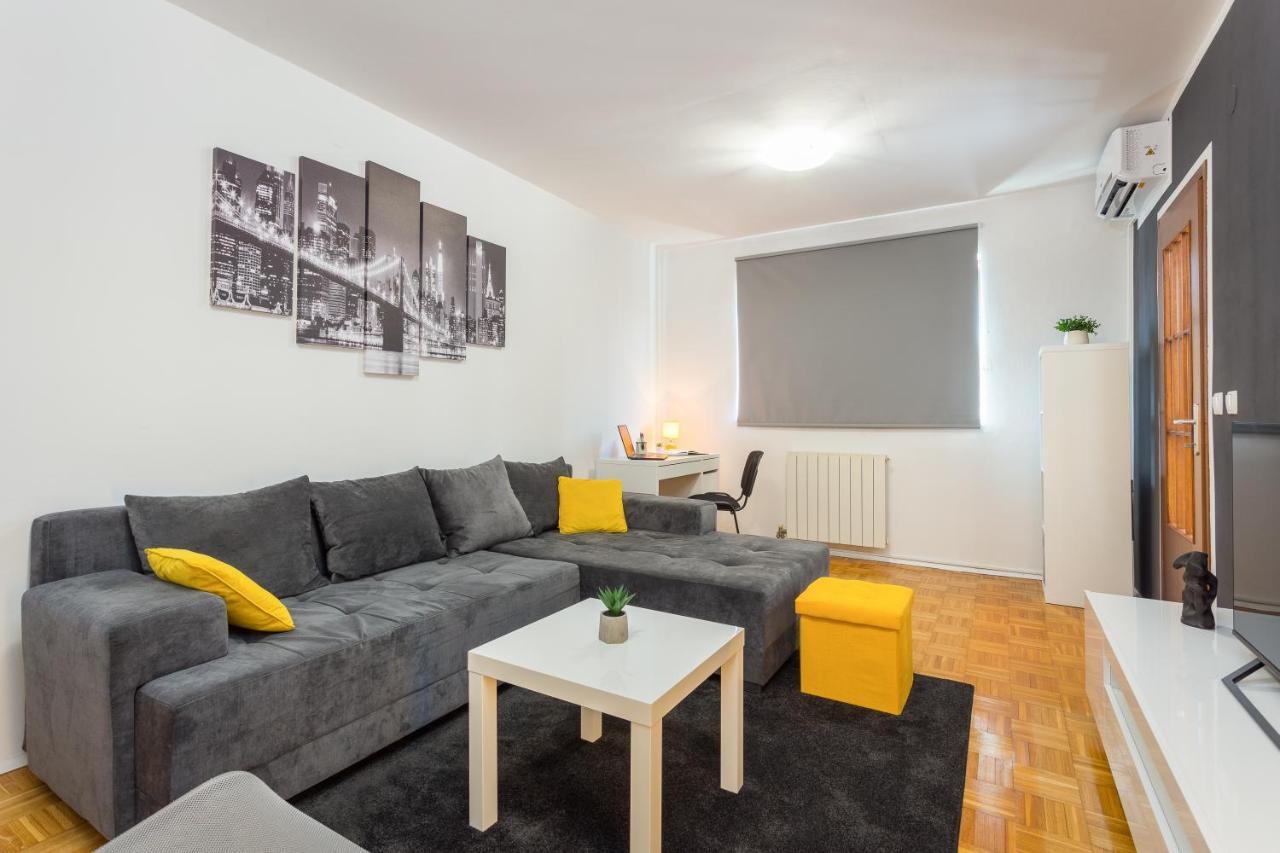 Laveruda Apartment With Balcony And Free Parking Pula Exterior photo