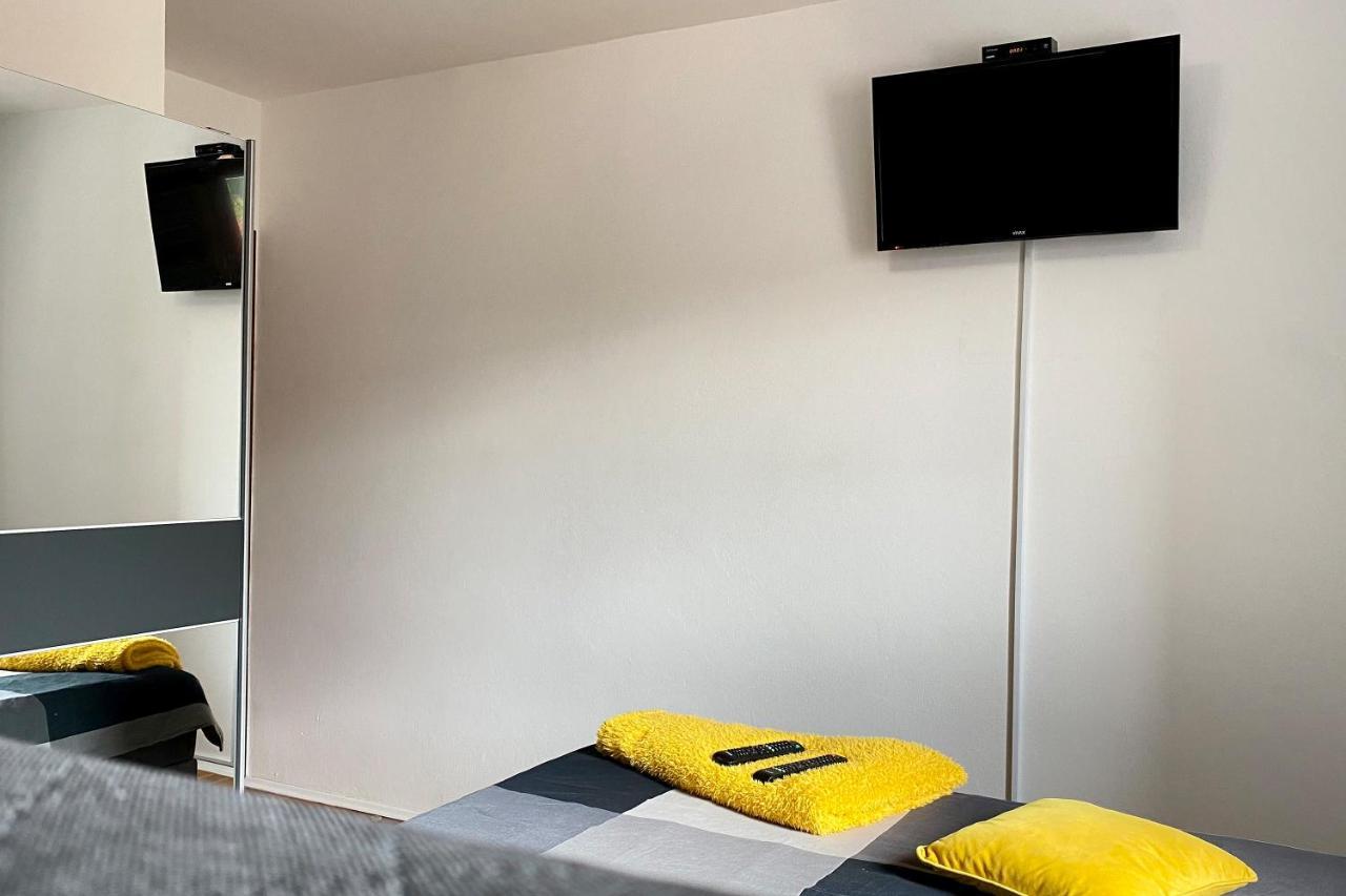 Laveruda Apartment With Balcony And Free Parking Pula Exterior photo